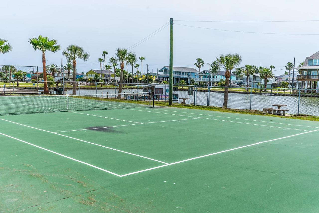 Sunny Daze Walk To Beach 2 Decks Pet Friendly Has A Mini Bar Galveston Bagian luar foto